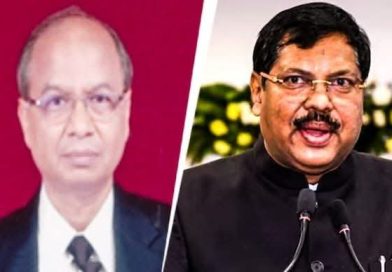 ‘ভারত সনাতন ধর্মের অপমান সইবে না’, কোর্টেই প্রধান বিচারপতির দিকে জুতো ছোড়ার চেষ্টা আইনজীবীর