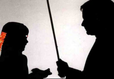 ‘কপালে টিপ, খোঁপায় ফুল দেওয়া যাবে না’, ফরমান জারি কোয়েম্বাটুরের সরকারি স্কুলের খ্রিস্টান প্রধান শিক্ষিকার