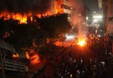 প্রথম আলো, ডেইলি স্টার, ধানমন্ডি ৩২ নম্বর বাড়ি ও ছায়ানট সংস্কৃতি ভবনে হামলা, ভাঙচুর ও অগ্নিসংযোগ