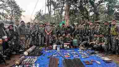 ছত্তিশগড়ের সুকমায় আত্মসমর্পণ করলেন ৪ মাওবাদী, মাথার দাম ছিল ৮ লাখ