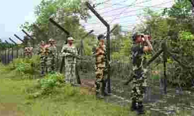 Chicken’s Neck corridor: অশান্ত বাংলাদেশ, সীমান্তে হাইঅ্যালার্ট জারি, চিকেন’স নেকে ১২ ফুট উঁচু ফেন্সিং বসালো BSF