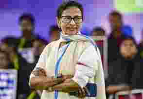 ‘যুবসাথী’ প্রকল্প নিয়ে ২৯৪টি কেন্দ্রে ক্যাম্প করছে তৃণমূল