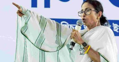 ১৫ বছর ধরে পশ্চিমবঙ্গের মুখ্যমন্ত্রী, কত টাকার সম্পত্তি রয়েছে মমতার? কী বলছে হলফনামা?