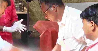 Hazari Bauri: এবার হাসপাতালের অপারেশন থিয়েটারে ঢুকে পড়লেন তৃণমূল প্রার্থী, পরলেন গ্লাভস