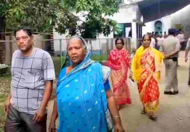 ‘স্বামীর মৃত্যুর বিচার চাই’, প্রথম দফায় ভোট দিয়ে বললেন হরগোবিন্দ দাসের স্ত্রী