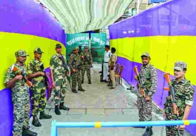 দায়িত্বে গাফিলতি বরদাস্ত নয়, ভোটগণনায় অনিয়ম করলে চাকরি যাওয়ার হুঁশিয়ারি নির্বাচন কমিশনের