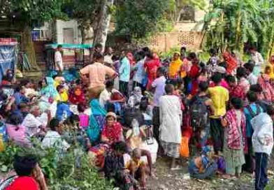 রোহিঙ্গাদের আশ্রয় দিয়েছে বাংলাদেশ, অথচ সীমান্তে ভিড় করা বাংলাদেশিদের ফেরত নিতে নারাজ ঢাকা