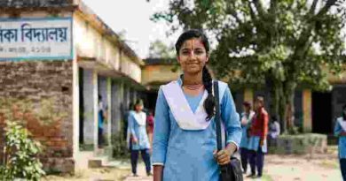 কপালে তিলক, গলায় তুলসির মালা; স্কুলছাত্রীকে TC স্কুলের, চাপের মুখে ওই ছাত্রীকে ফেরাতে বাধ্য হলো কর্তৃপক্ষ