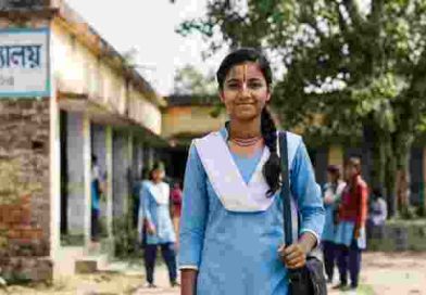 কপালে তিলক, গলায় তুলসির মালা; স্কুলছাত্রীকে TC স্কুলের, চাপের মুখে ওই ছাত্রীকে ফেরাতে বাধ্য হলো কর্তৃপক্ষ